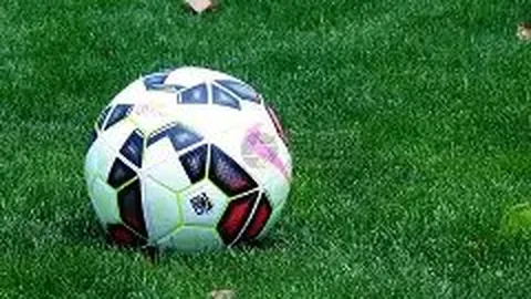 [中国女足超级联赛揭幕战火热开启，首场比赛爆满观战]