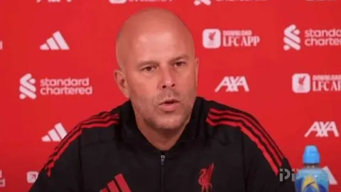 滕哈赫展望曼联足总杯夺冠辉煌